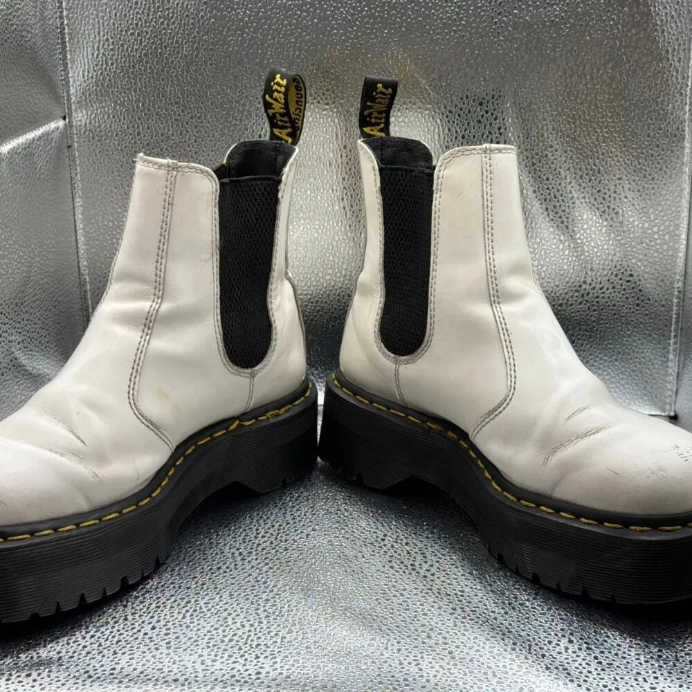 Size - 7 Dr. Martens 2976 Quad White Womens Pull‎ On Leather Chelsea Boots